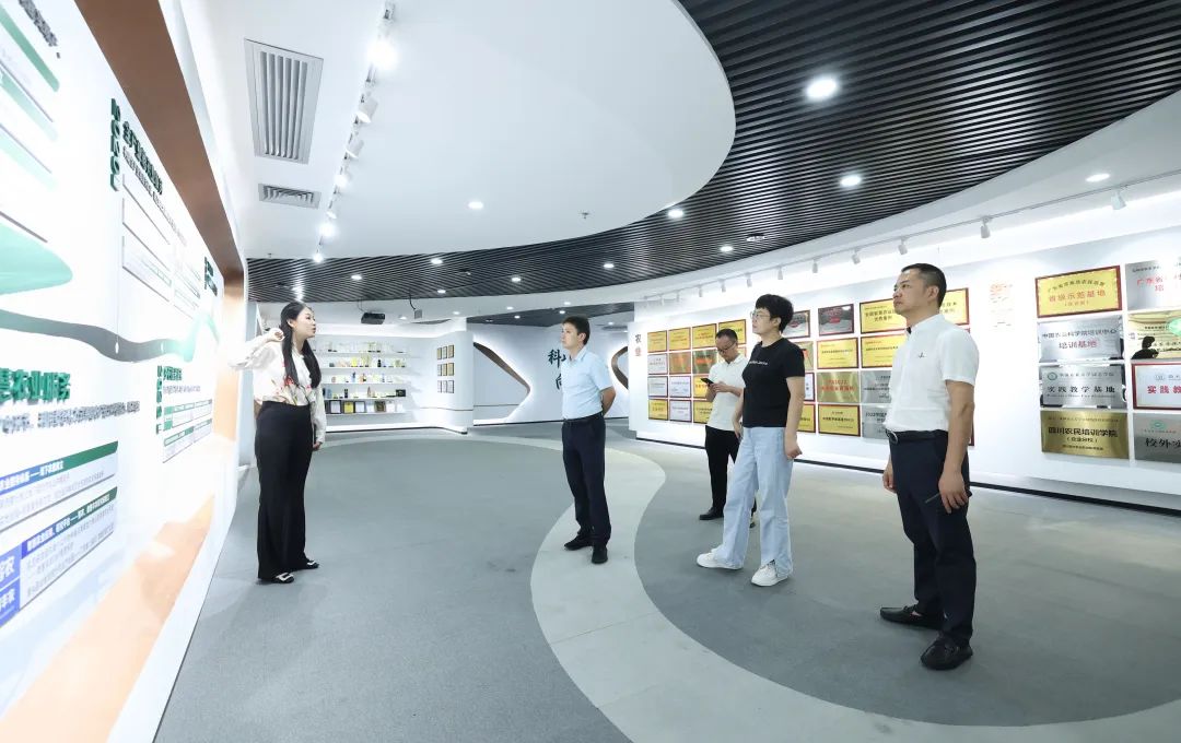 成都市大邑县政府领导到访丰农控股，携手推进现代农业发展